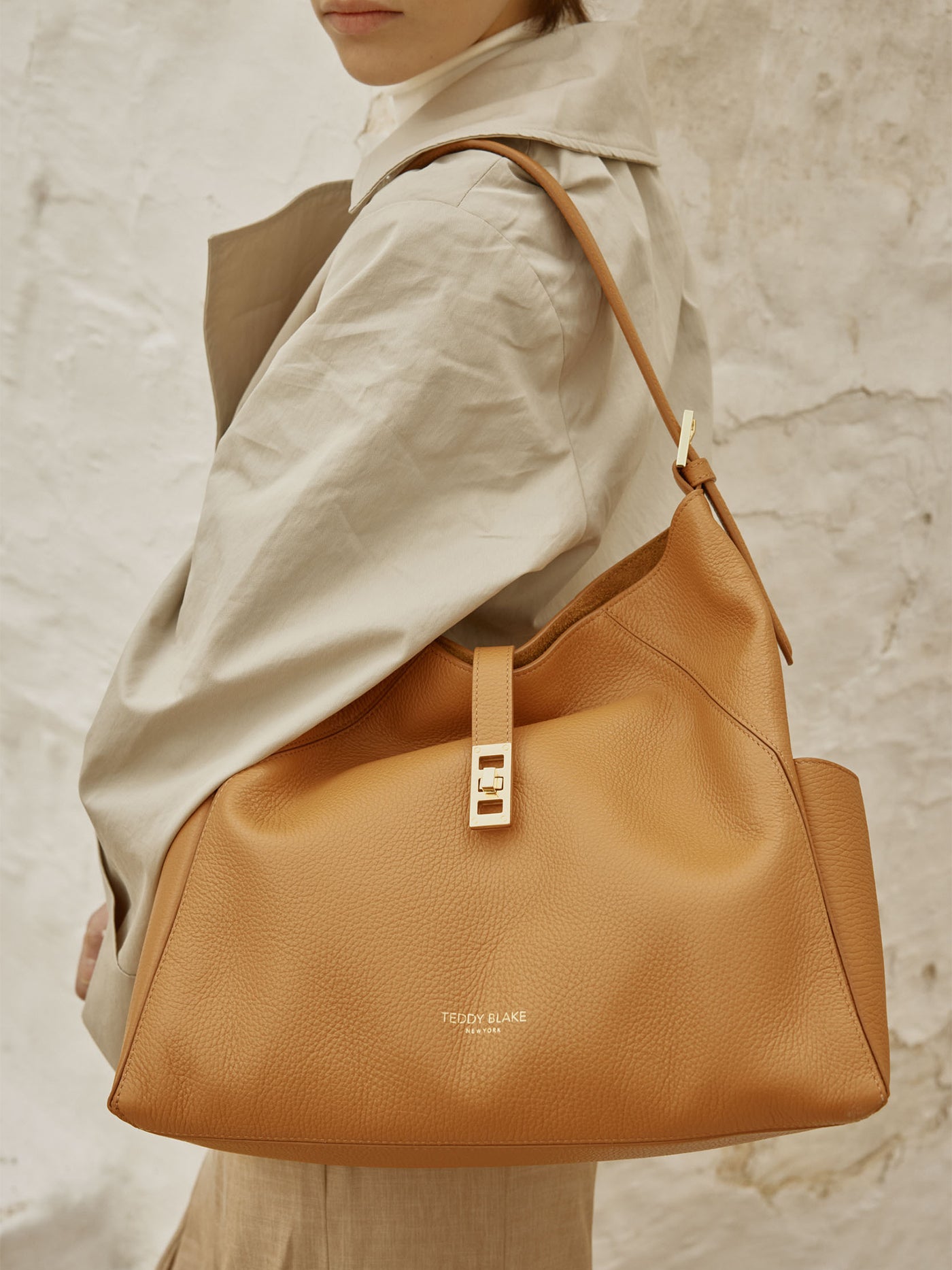 小物 HYEON ted stole / camel RACHEL COMEY Tool Bag in Camel – JONES + CO