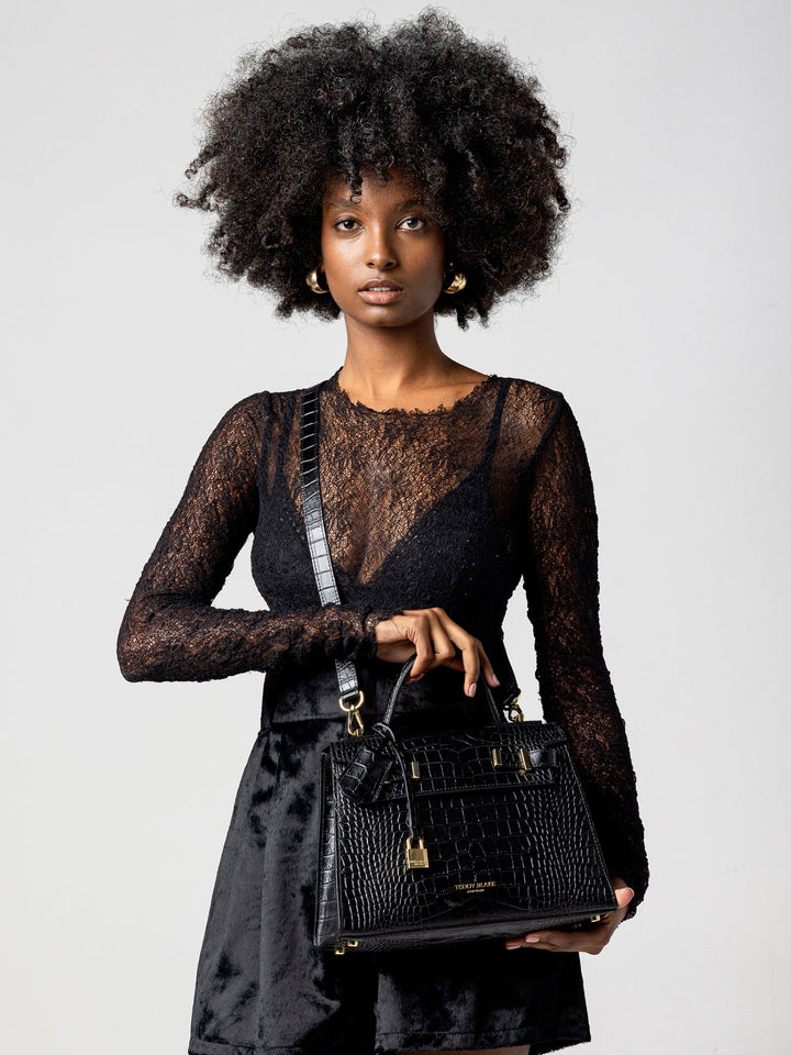 4862-CRC-AVA-BLACKC28-GOLD-